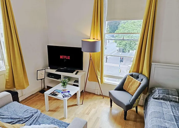 City Centre Apartment With Wifi And Self Check-In!