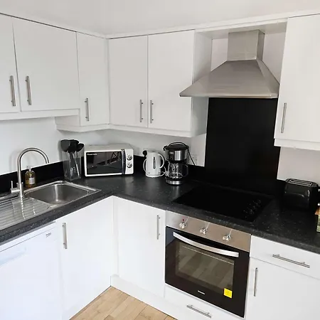 City Centre Apartment With Wifi And Self Check-In! Bath Exterior photo