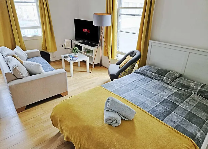 City Centre Apartment With Wifi And Self Check-In!